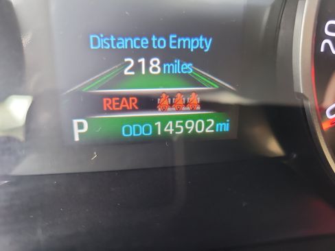 Used 2021 Toyota RAV4 XLE Premium FWD image 31