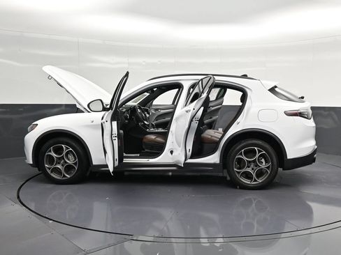 Used 2024 Alfa Romeo Stelvio Ti w/ Active Assist Plus Package AWD/4WD image 41