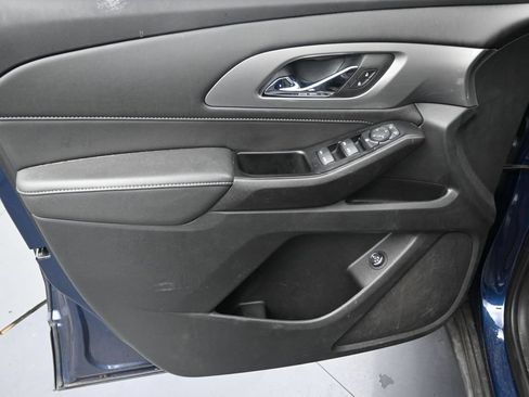 Used 2023 Chevrolet Traverse LT FWD image 11