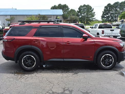 Used 2025 Nissan Pathfinder Rock Creek AWD/4WD image 4