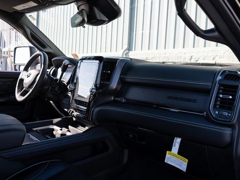 Used 2024 RAM 2500 Limited AWD/4WD image 33
