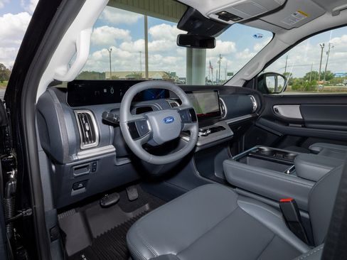 New 2026 Ford Expedition Max Active RWD image 11