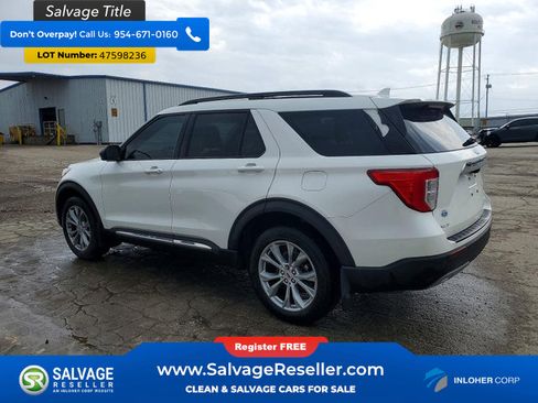 Used 2022 Ford Explorer XLT w/ Equipment Group 202A AWD/4WD image 3