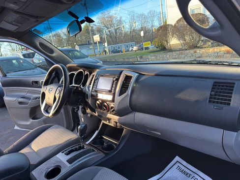 Used 2014 Toyota Tacoma 4x4 Double Cab w/ SR5 Package image 24