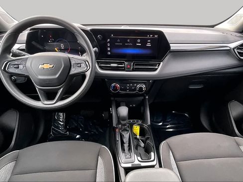 Used 2025 Chevrolet TrailBlazer LT AWD/4WD image 15