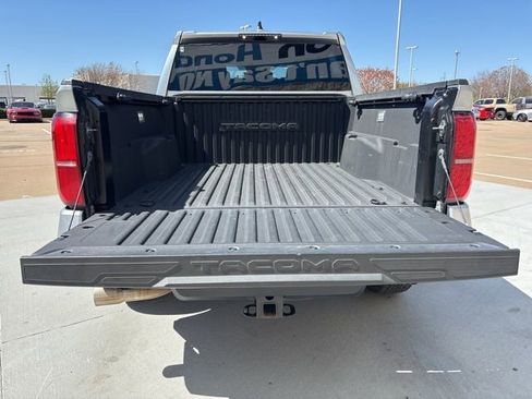 Used 2024 Toyota Tacoma TRD Off-Road image 17