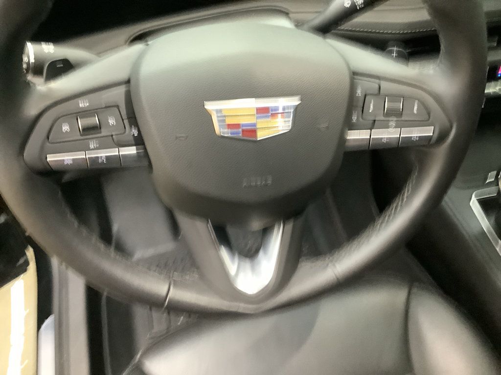 Used 2025 Cadillac XT4 Premium Luxury AWD/4WD image 15