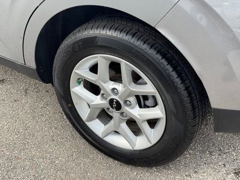 Certified 2025 Kia Soul LX image 7