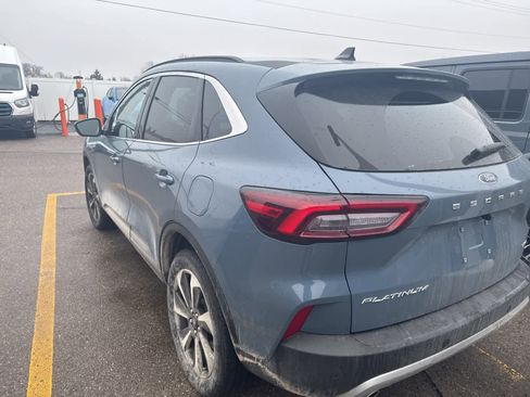 Used 2023 Ford Escape Platinum image 9