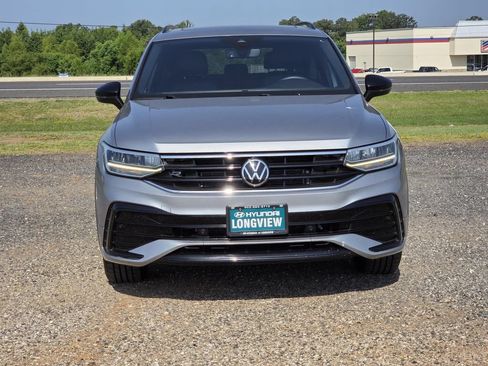 Used 2022 Volkswagen Tiguan SE R-Line FWD image 2