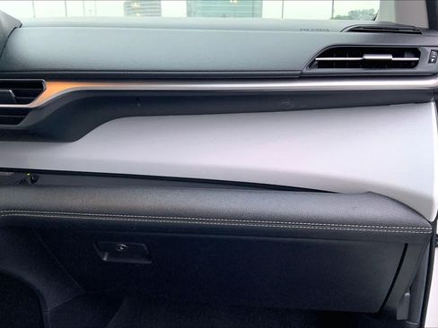 Used 2026 Toyota Sienna LE FWD image 18