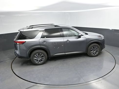 Used 2025 Nissan Pathfinder SV FWD image 35