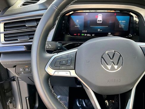 Certified 2025 Volkswagen Atlas Cross Sport SE AWD/4WD image 24
