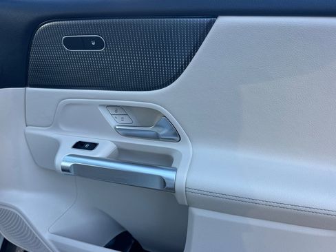 Certified 2022 Mercedes-Benz GLB 250 image 31