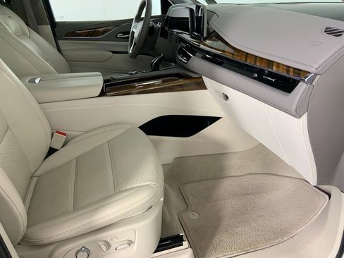 Used 2024 Cadillac Escalade Sport Platinum w/ LPO, ONYX Package image 21