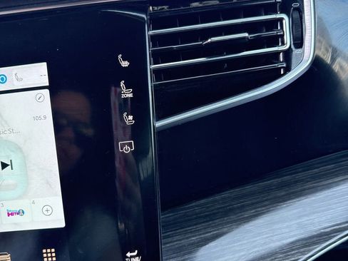 Used 2022 Jeep Wagoneer Series II w/ Premium Group I image 17