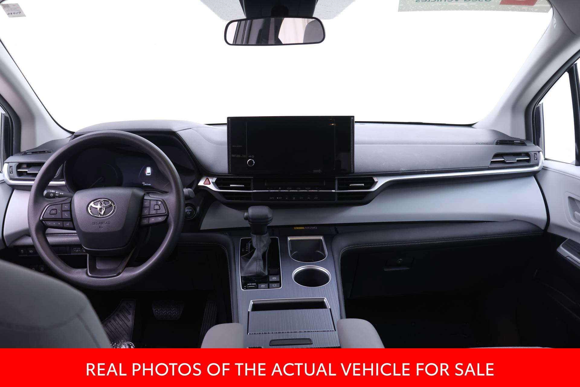 Certified 2025 Toyota Sienna LE AWD/4WD image 5