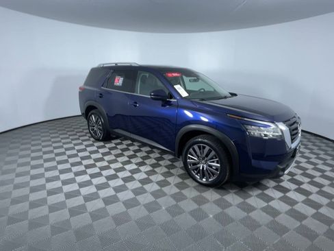 Certified 2023 Nissan Pathfinder SL w/ SL Premium Package image 2