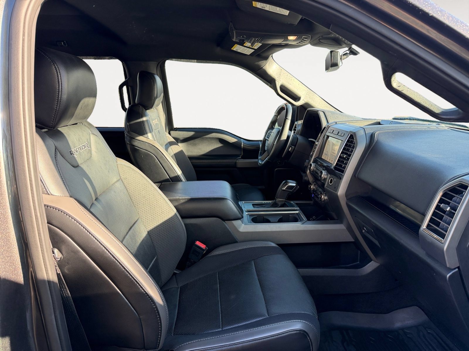 Used 2019 Ford F150 Raptor w/ Equipment Group 802A Luxury AWD/4WD image 15
