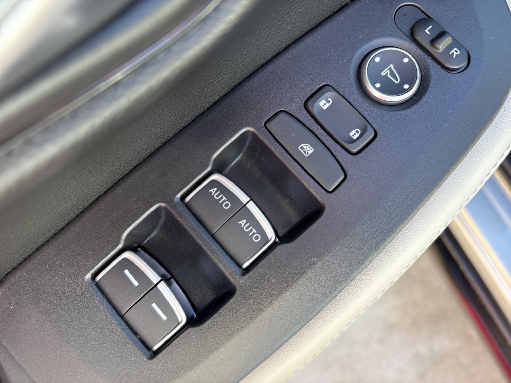Used 2025 Honda HR-V EX-L image 11