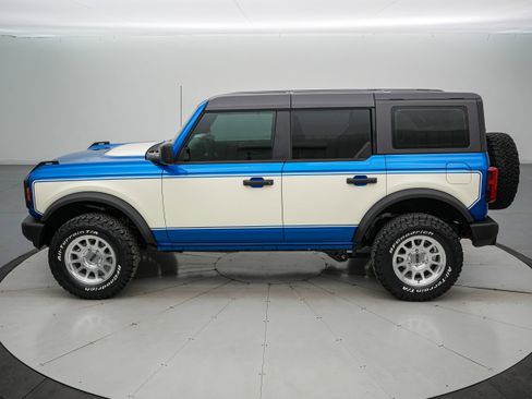 New 2025 Ford Bronco 4-Door image 8