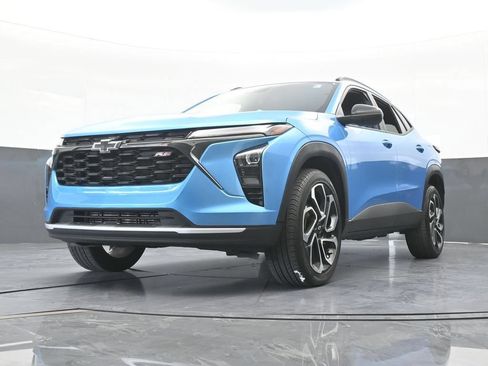 Used 2025 Chevrolet Trax RS FWD image 52