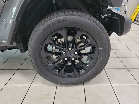 Certified 2024 Jeep Wrangler Unlimited Sahara AWD/4WD image 7