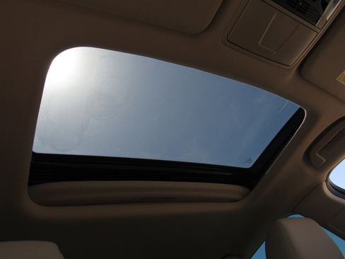 Certified 2025 Acura TLX w/ Technology Package image 8