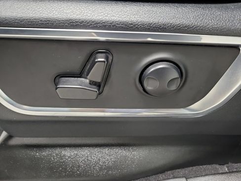 Used 2025 RAM 1500 Laramie AWD/4WD image 37