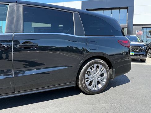 Used 2025 Honda Odyssey Touring image 8