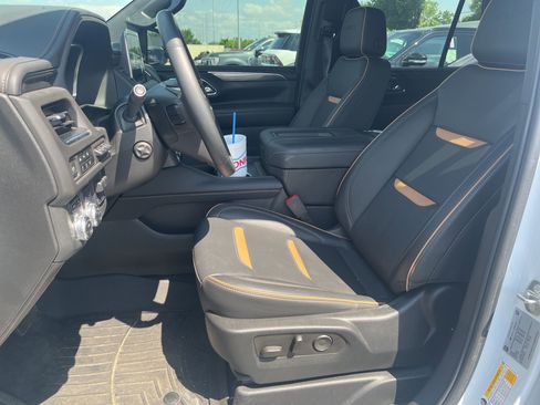 Used 2023 GMC Yukon AT4 w/ AT4 Premium Plus Package AWD/4WD image 8