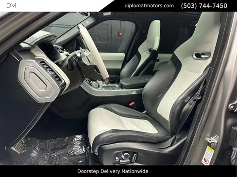 Used 2020 Land Rover Range Rover Sport SVR image 18