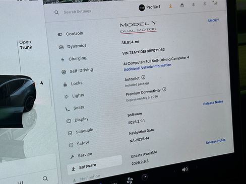 Used 2024 Tesla Model Y Performance image 18