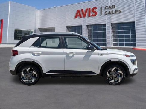 Used 2025 Hyundai Venue Limited FWD image 5