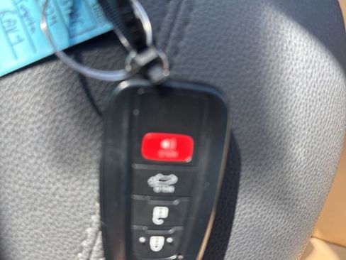 Used 2024 Toyota RAV4 XLE Premium image 31