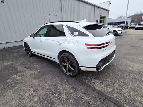 Used 2025 Genesis GV70 3.5T Sport w/ Sport Advanced Package AWD/4WD image 4
