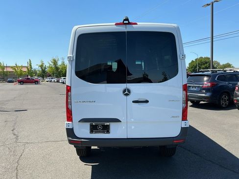 Used 2025 Mercedes-Benz Sprinter 2500 image 8