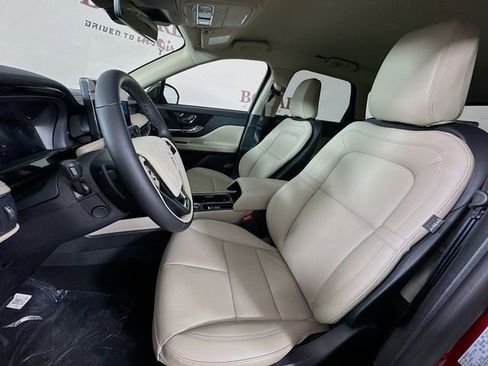 New 2026 Lincoln Corsair Premiere image 22