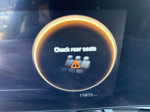 Used 2023 Hyundai Elantra SEL w/ Convenience Package image 13