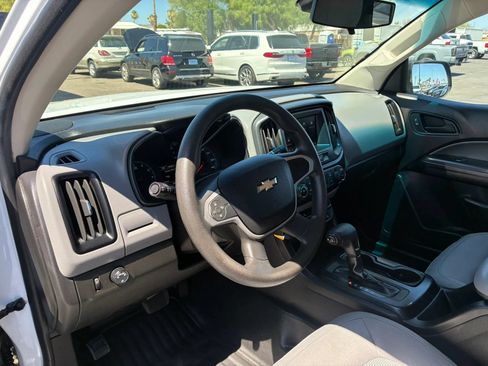 Used 2021 Chevrolet Colorado W/T w/ WT Convenience Package RWD image 16