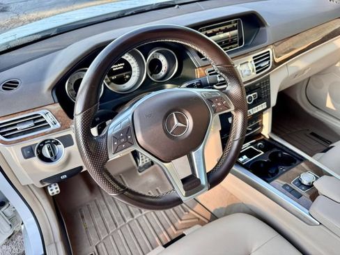 Used 2014 Mercedes-Benz E 350 4MATIC Sedan image 10