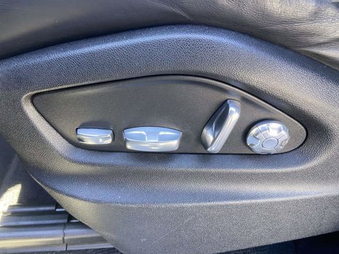 Used 2019 Porsche Cayenne image 18