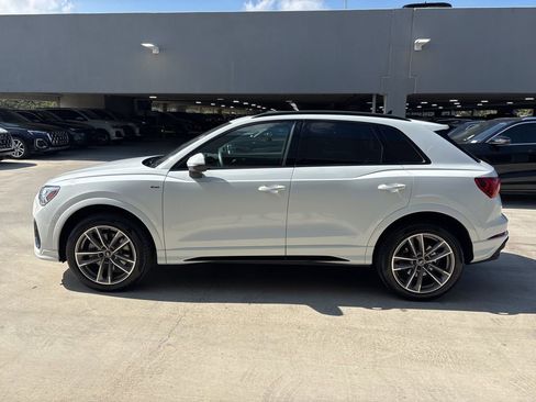 Certified 2025 Audi Q3 2.0T Premium w/ Convenience Package image 9