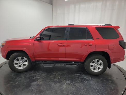 Used 2023 Toyota 4Runner SR5 Premium w/ Moonroof Package RWD image 5