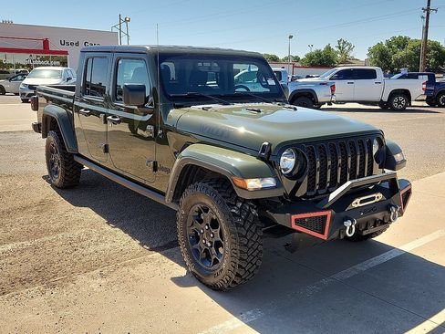 Used 2023 Jeep Gladiator Sport AWD/4WD image 4