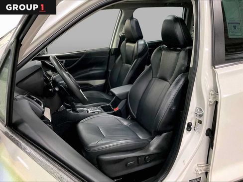 Used 2023 Subaru Forester Limited AWD/4WD image 8