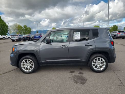 Used 2023 Jeep Renegade Latitude AWD/4WD image 11