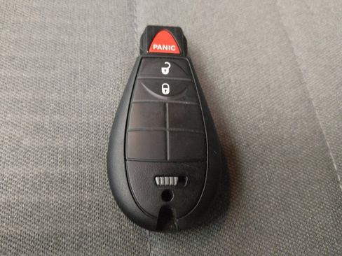 Used 2023 RAM 1500 Classic SLT w/ Electronics Group image 32