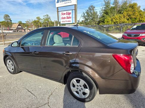 Used 2014 Chevrolet Sonic LS image 2