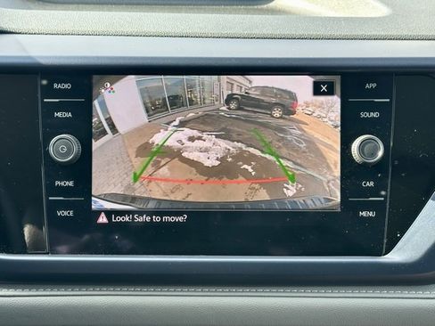 Certified 2024 Volkswagen Taos SE image 27